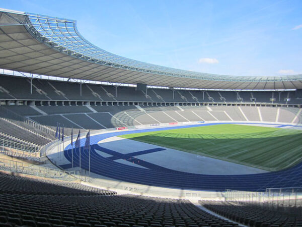 Atap Membran Stadion Desain Modern Futuristik