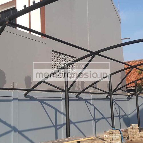 rangka kanopi membran hitam