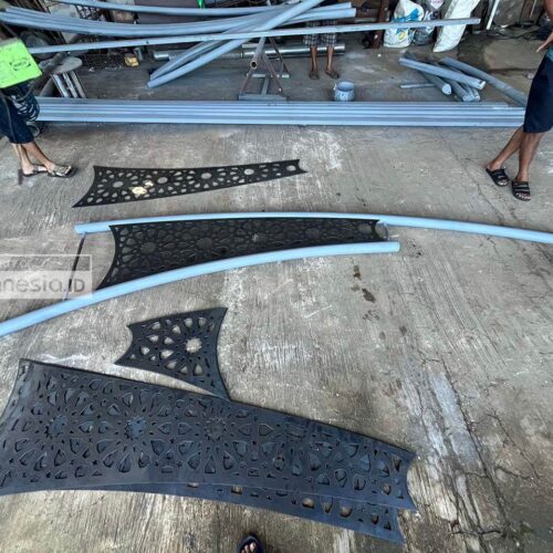 rangka kanopi membran dengan hiasan plat cutting motif
