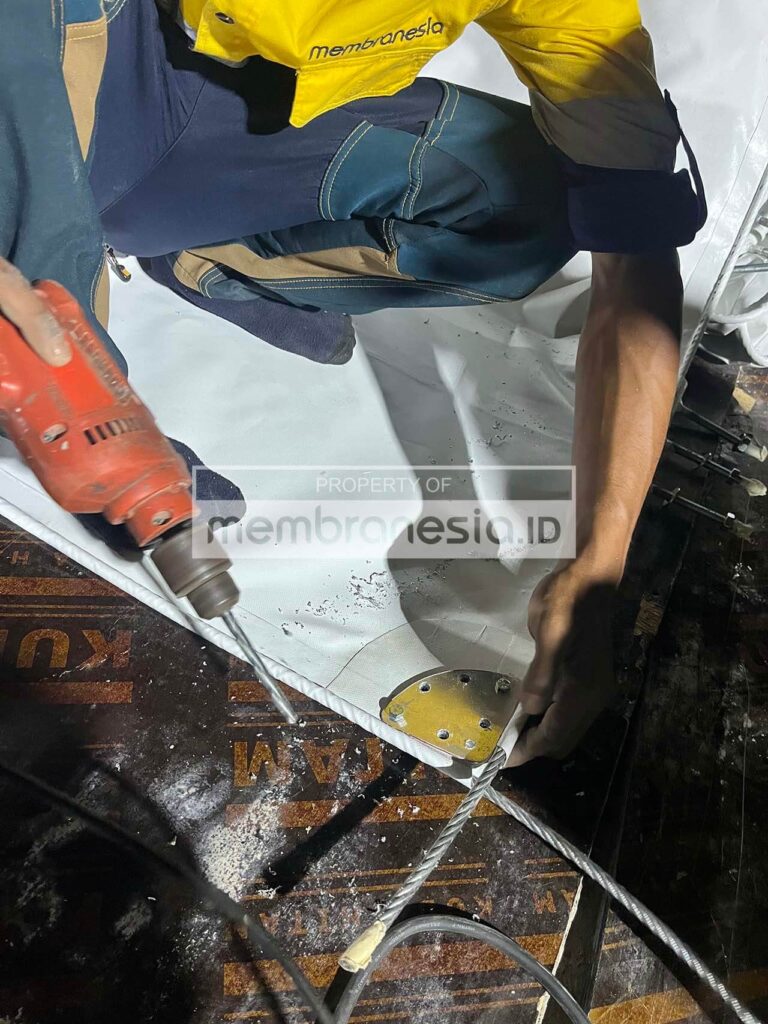 tarikan kanopi membran clamp dan seling